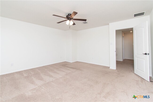 Building Photo - 661 Bailey Park Dr