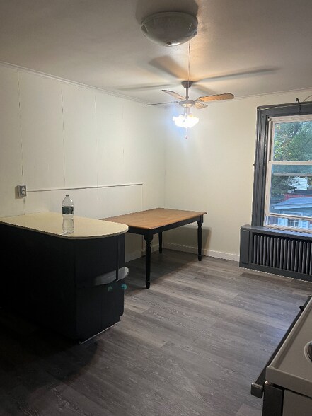 Building Photo - 17 Fonda Ave