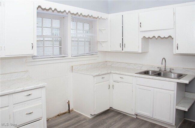 Building Photo - 415 Madison Ave