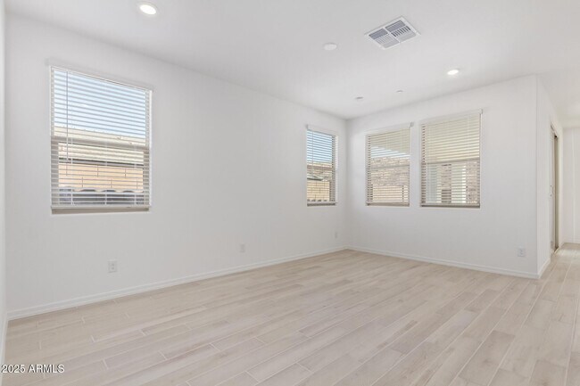 Building Photo - 21301 W Roanoke Ave