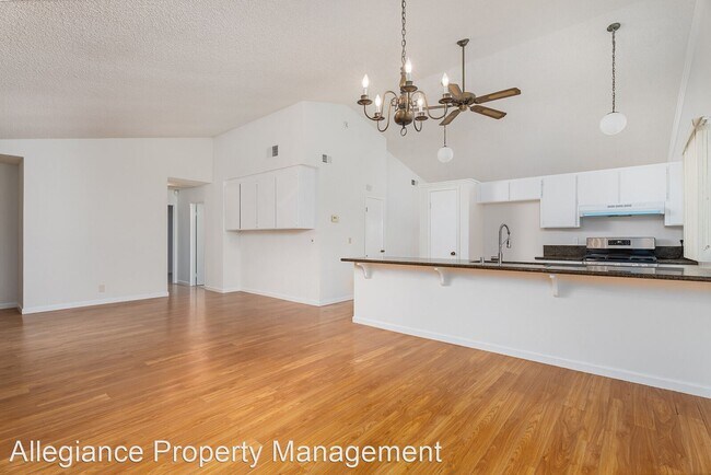 Building Photo - 3 br, 2 bath House - 8190 Gandy Dancer Way