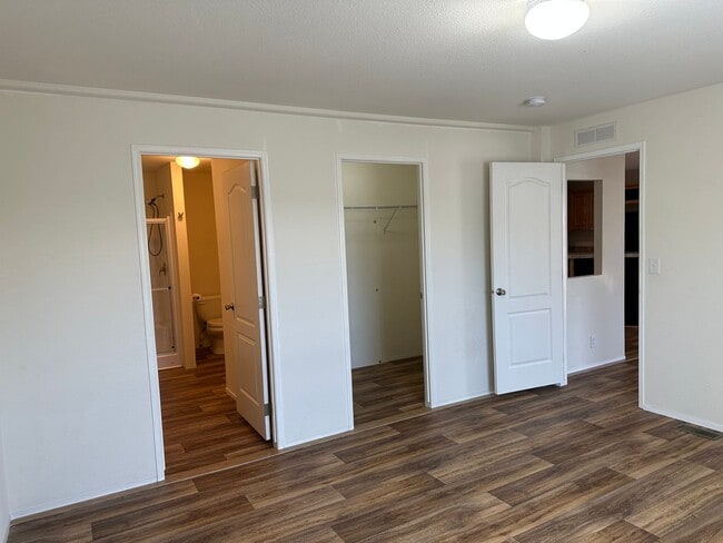 Building Photo - Newer 3 bedroom 2 bathroom house in Thurston!