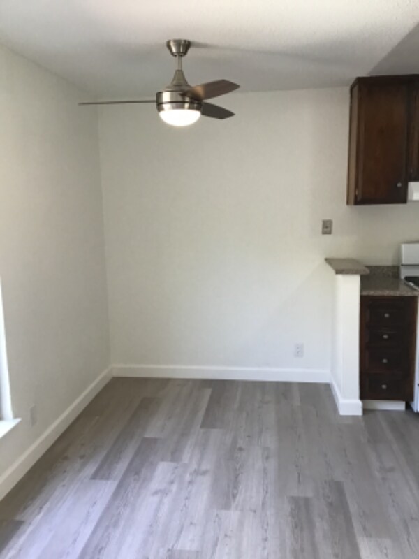 Building Photo - 2033 Sierra Rd