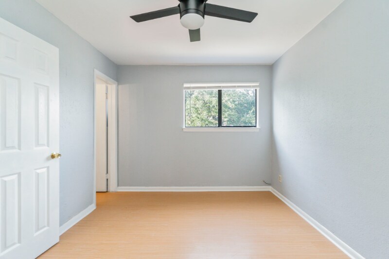 Building Photo - 487 W Ocean View Ave