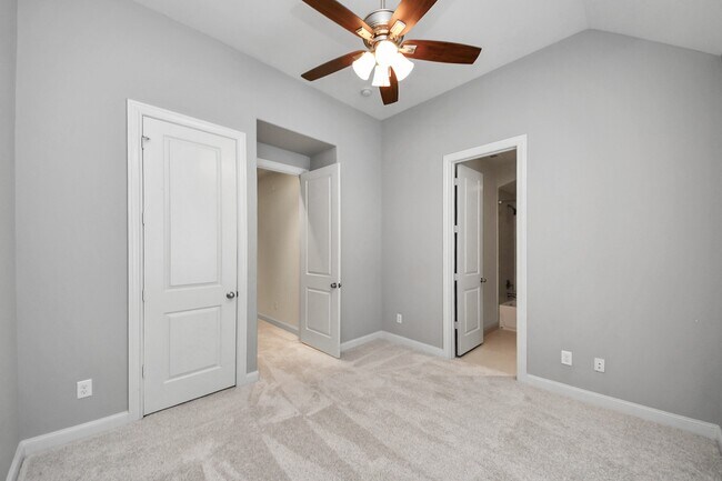 Building Photo - 2061 Fannin Station N