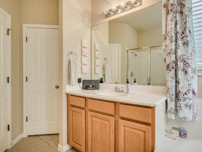 Building Photo - 14508 Broadwinged Hawk Dr