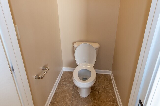 Building Photo - Home for rent in Hghland Ridge