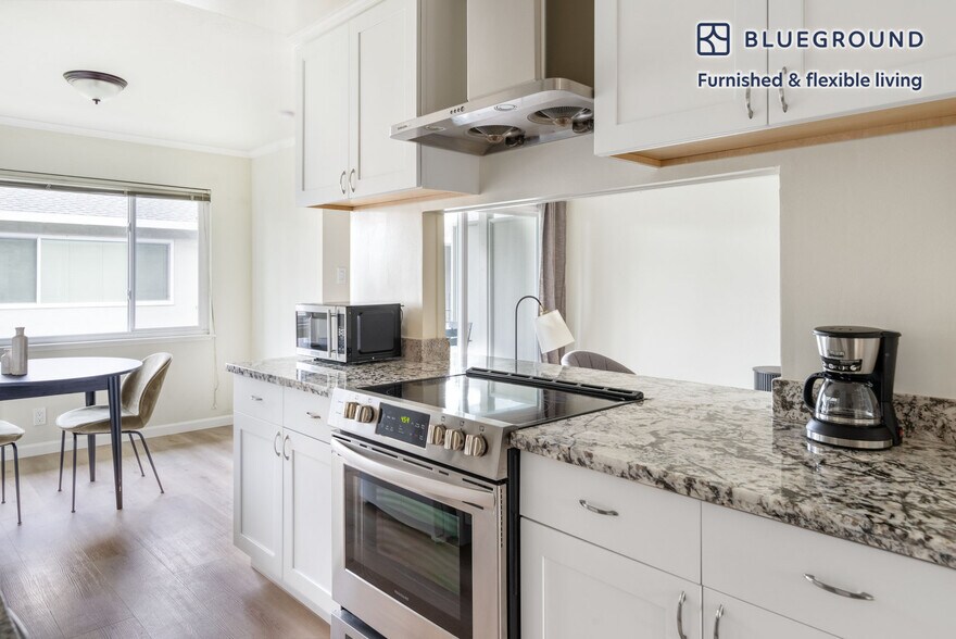 Building Photo - 837 Cowper St