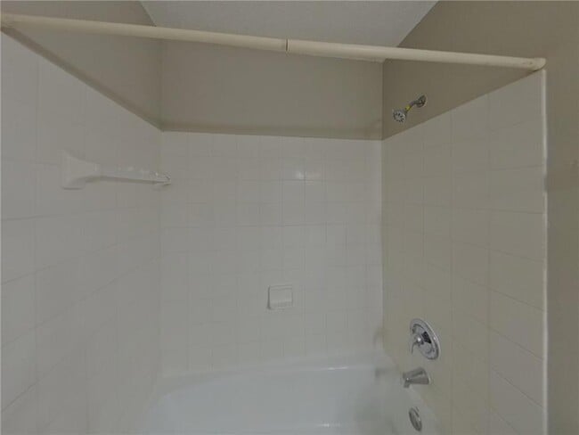 Building Photo - 1407 Primrose Ln