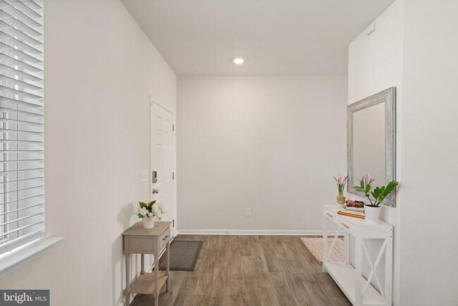 Building Photo - 35418 River Bend Dr