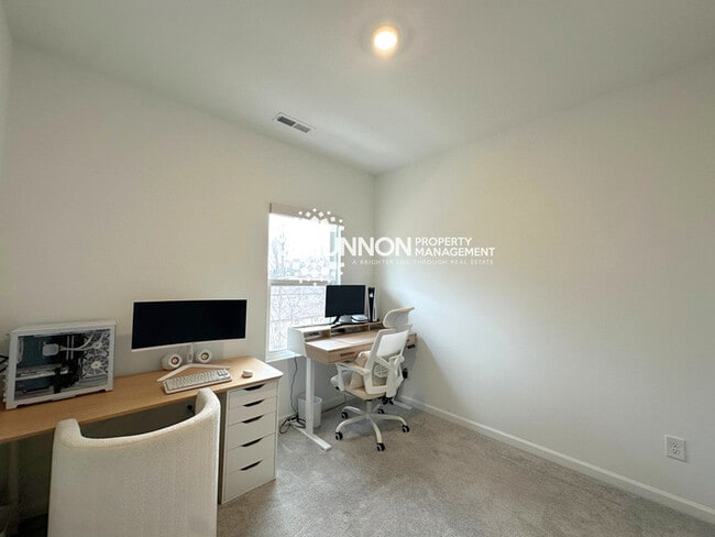 Building Photo - New 3 Bed Townhome in Mineral Springs