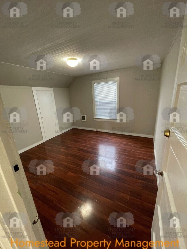 Building Photo - 451