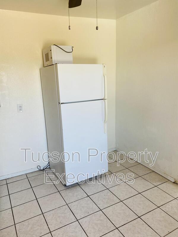 Building Photo - 208 W Ventura St