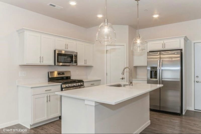 Building Photo - 2242 Denison Ave