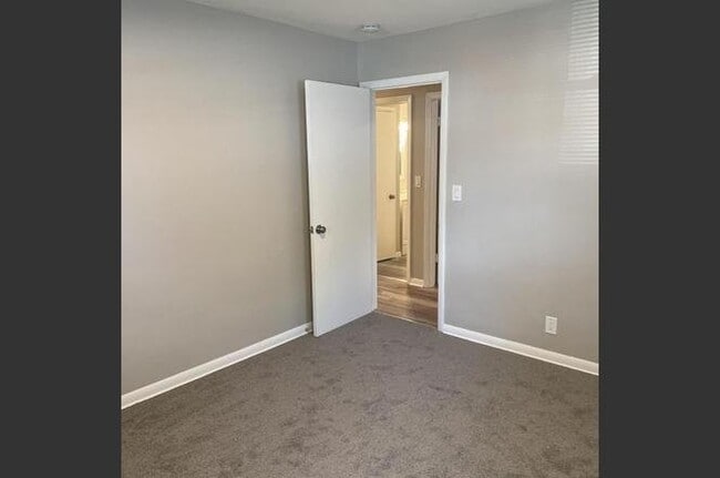 Building Photo - 6923 W Tallmadge Pl