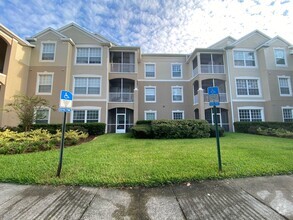 Building Photo - Ground floor condo available now!