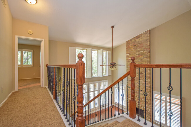 Building Photo - 3 Bedroom Townhouse - Northwest Hills