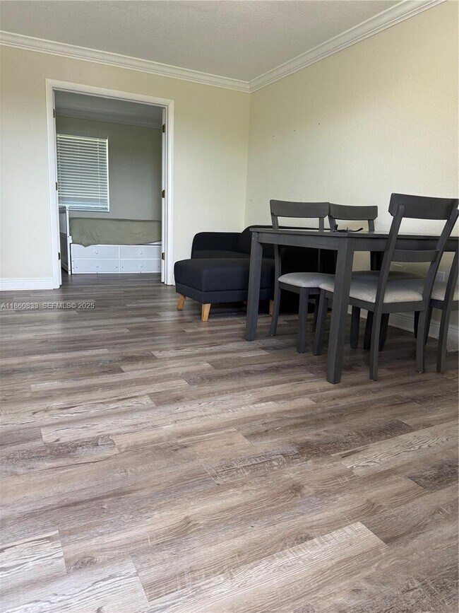 Building Photo - 17255 SW 95th Ave