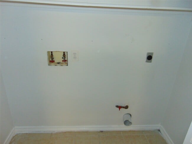 Building Photo - 8603 Rustling Leaves Dr