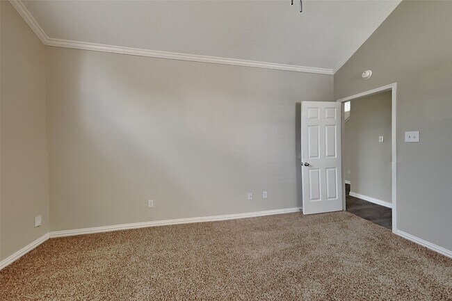 Building Photo - 1703 Calmar Dr