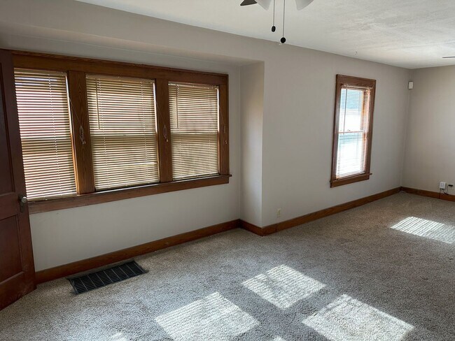 Building Photo - 2080 SW Washburn Ave