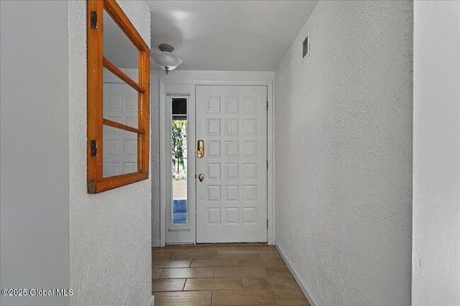 Building Photo - 2 Glade Mallow Rd