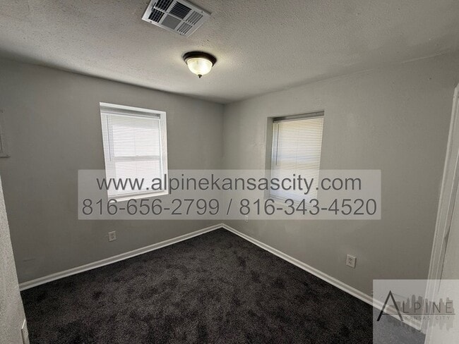 Building Photo - Small Affordable Home in Liberty