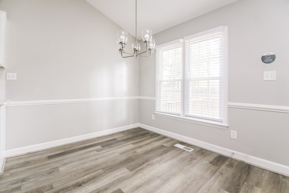 Building Photo - 998 St Catherines Dr