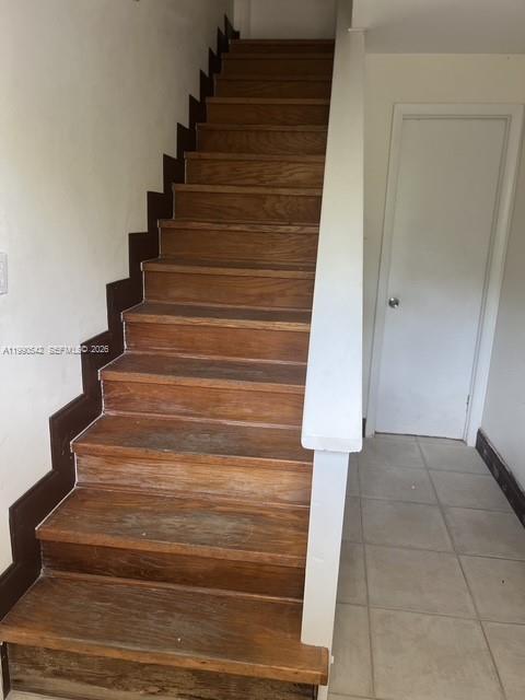 Building Photo - 202 W Canal Dr