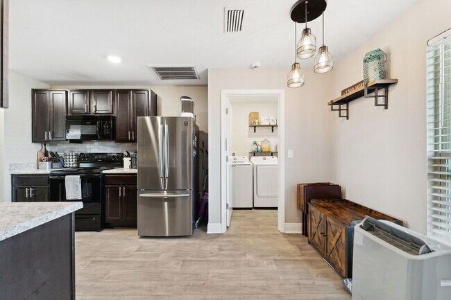 Building Photo - 7131 Penn Way
