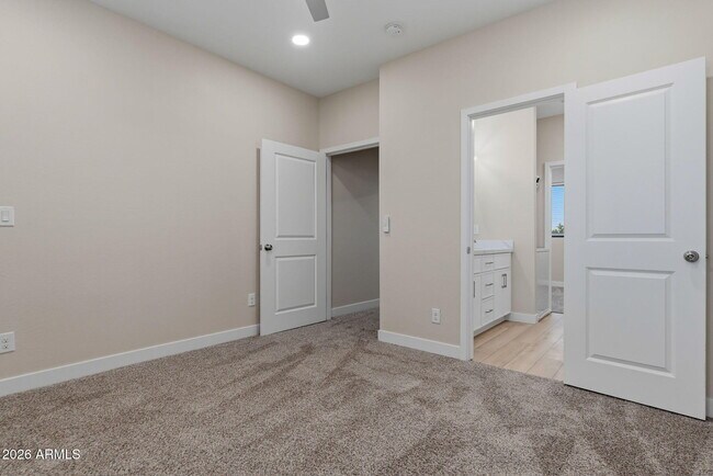 Building Photo - 1222 E Diamond St