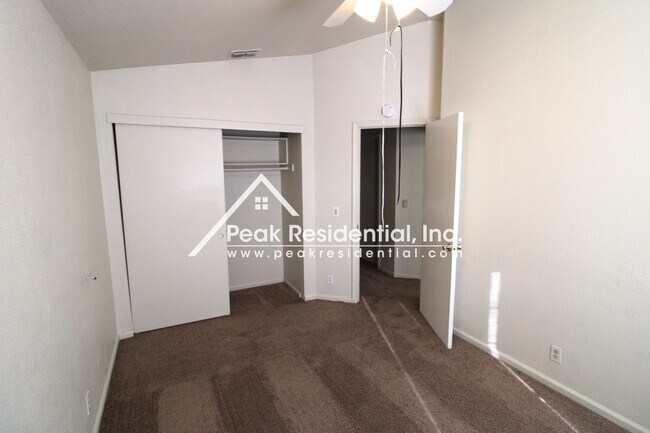 Building Photo - Spacious 3bd/2.5ba Home near Bell & Dry Creek Road