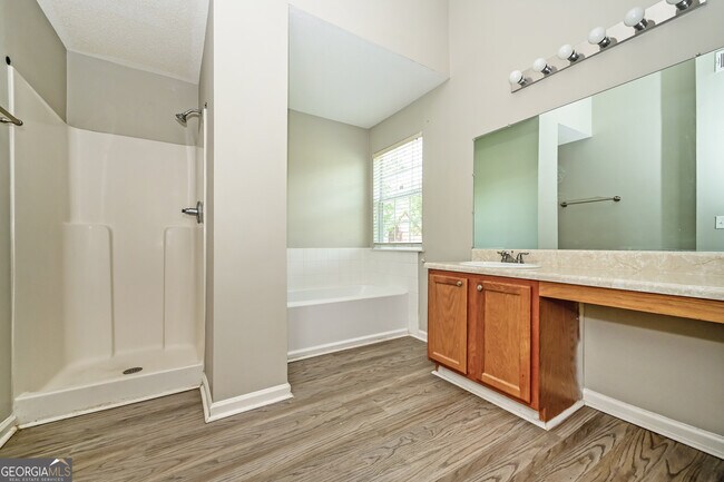 Building Photo - 987 Brisley Cir