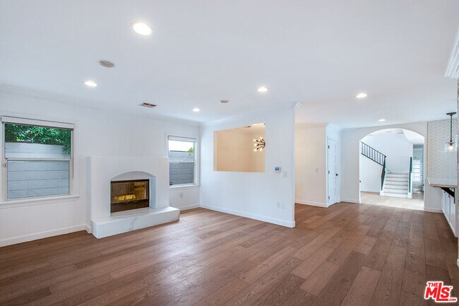Building Photo - 14828 Morrison St
