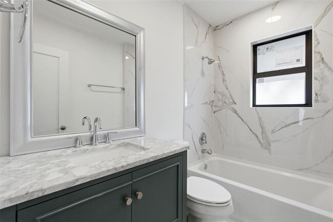 Building Photo - 1326 13th Ave S