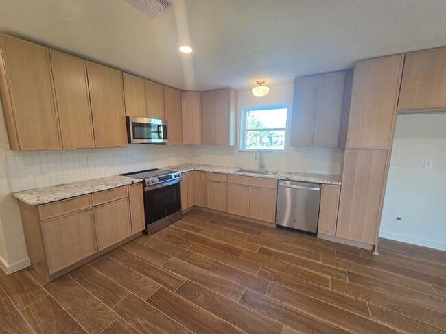 Building Photo - 803 Coleman St