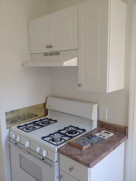 Building Photo - 36 Davis St