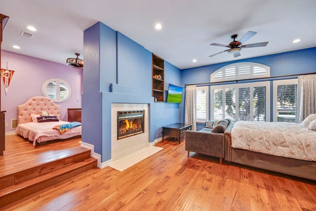 Building Photo - 9598 Naples Dr