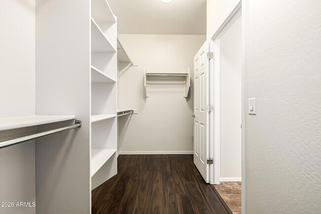 Building Photo - 10809 W Saddlehorn Rd