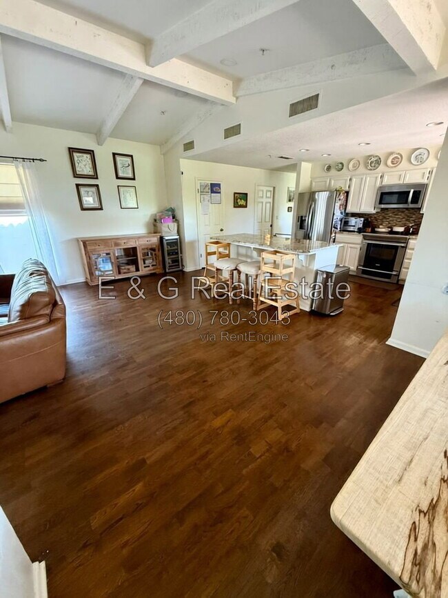 Building Photo - 8617 E Larkspur Dr