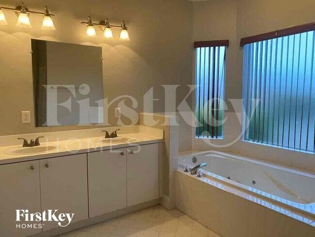 Building Photo - 14123 SW 158th Ct