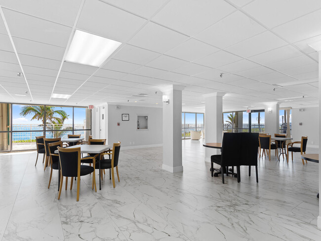 Building Photo - 3301 S Ocean Blvd
