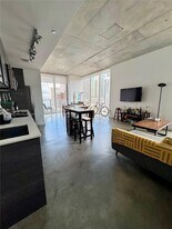 Building Photo - 151 SE 1st St