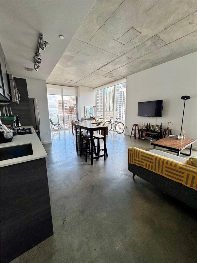 Building Photo - 151 SE 1st St