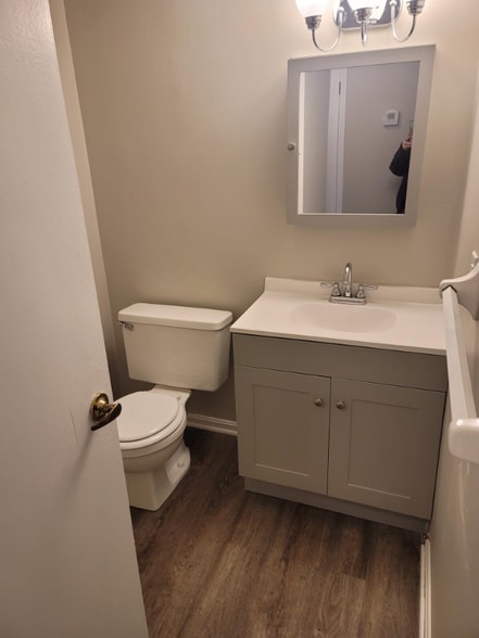 Building Photo - 1012 Schneider St SE