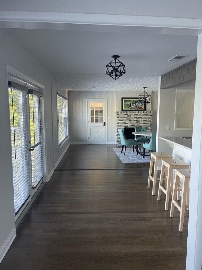 Building Photo - 940 N Kepler Rd