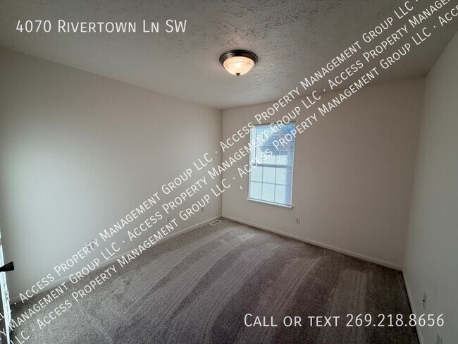 Building Photo - 4070 Rivertown Ln SW