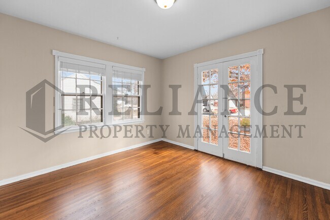 Building Photo - 2318 E Mesita St