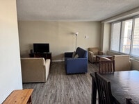 Building Photo - 2200a Crystal Dr