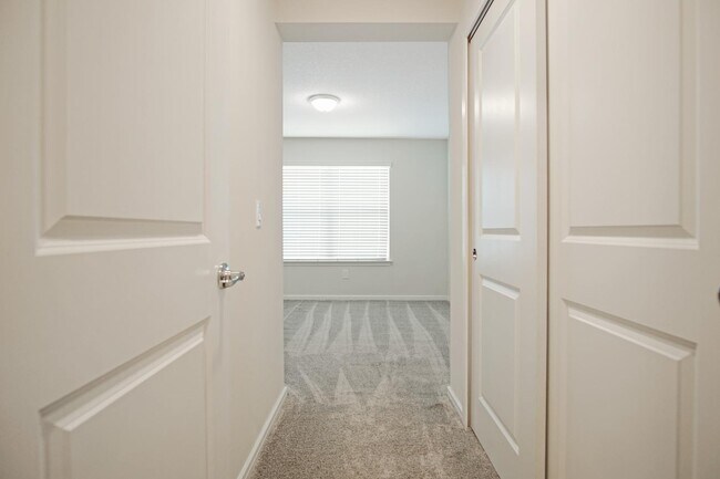 Building Photo - 1721 Delightful Dr